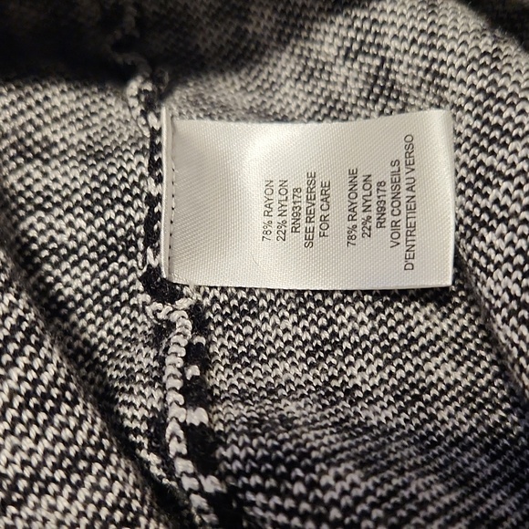 NWOT T Tahari  Houndstooth Black-White Sweater Mock Neck Long Sleeve Size XL - Picture 4 of 6